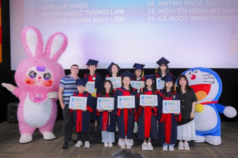 LỄ TRAO BẰNG KHEN CHO CÁC BÉ PREKID-STARTER-KET-PET-IELTS